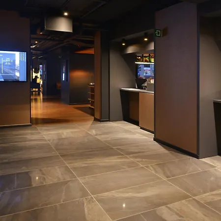 Courtyard By Marriott Eu Hotel 4*
