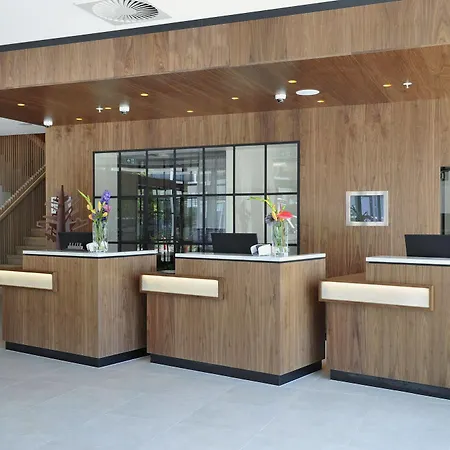 Courtyard By Marriott Eu Hotel